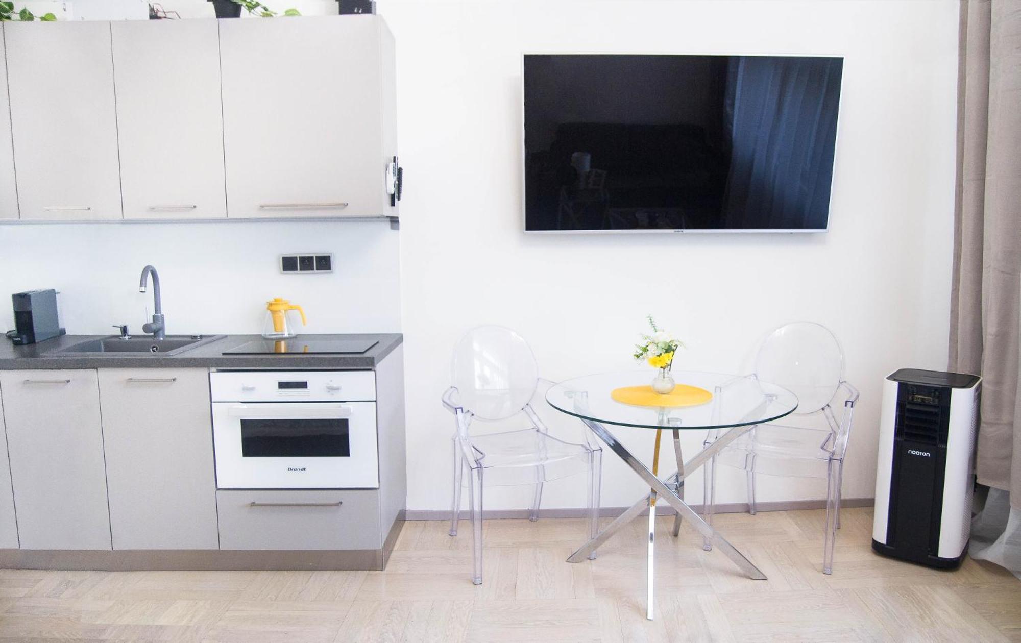 New Exclusive With Ac Nearby Metro Apartment Prag