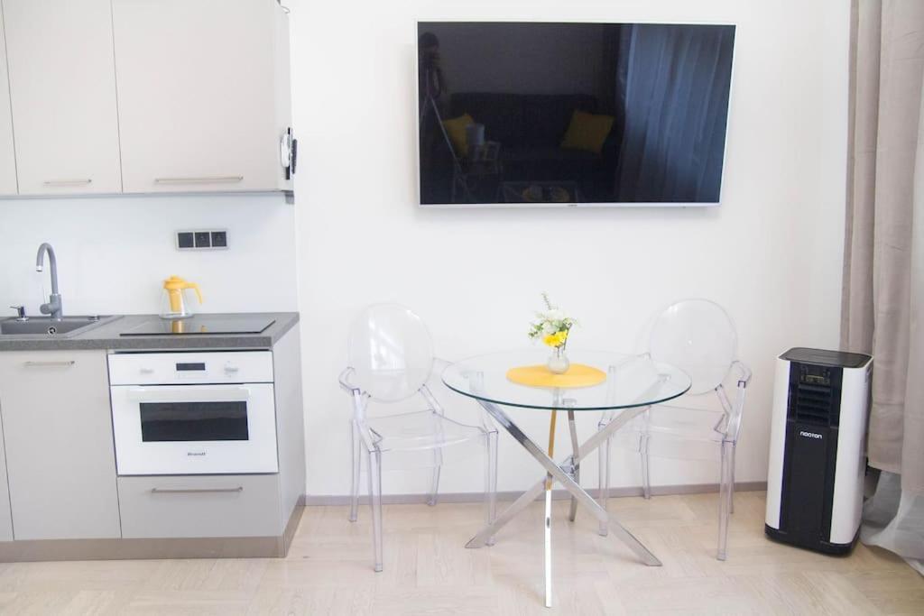 Apartment New Exclusive With Ac Nearby Metro Prag